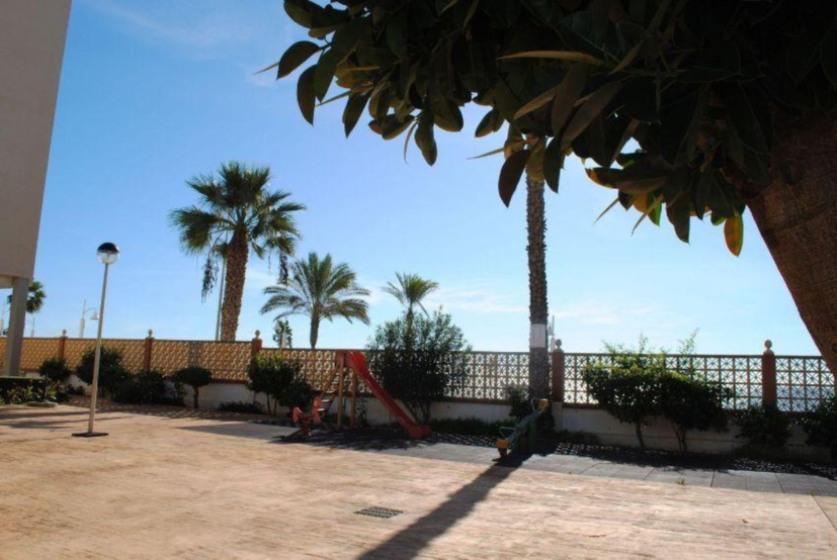 Te koop Middle Floor Apartment Costa Del Sol Rincón De La Victoria € 405.000,-
