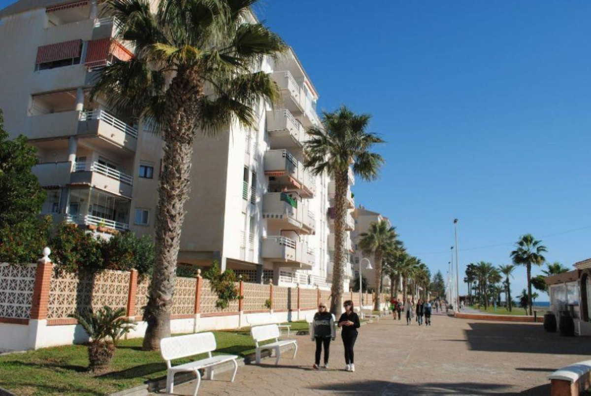 Te koop Middle Floor Apartment Costa Del Sol Rincón De La Victoria € 405.000,-