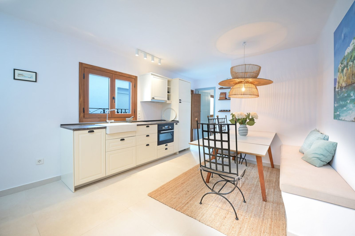 Te koop Half vrijstaand huis Costa Del Sol Caleta De Vélez € 350.000,-