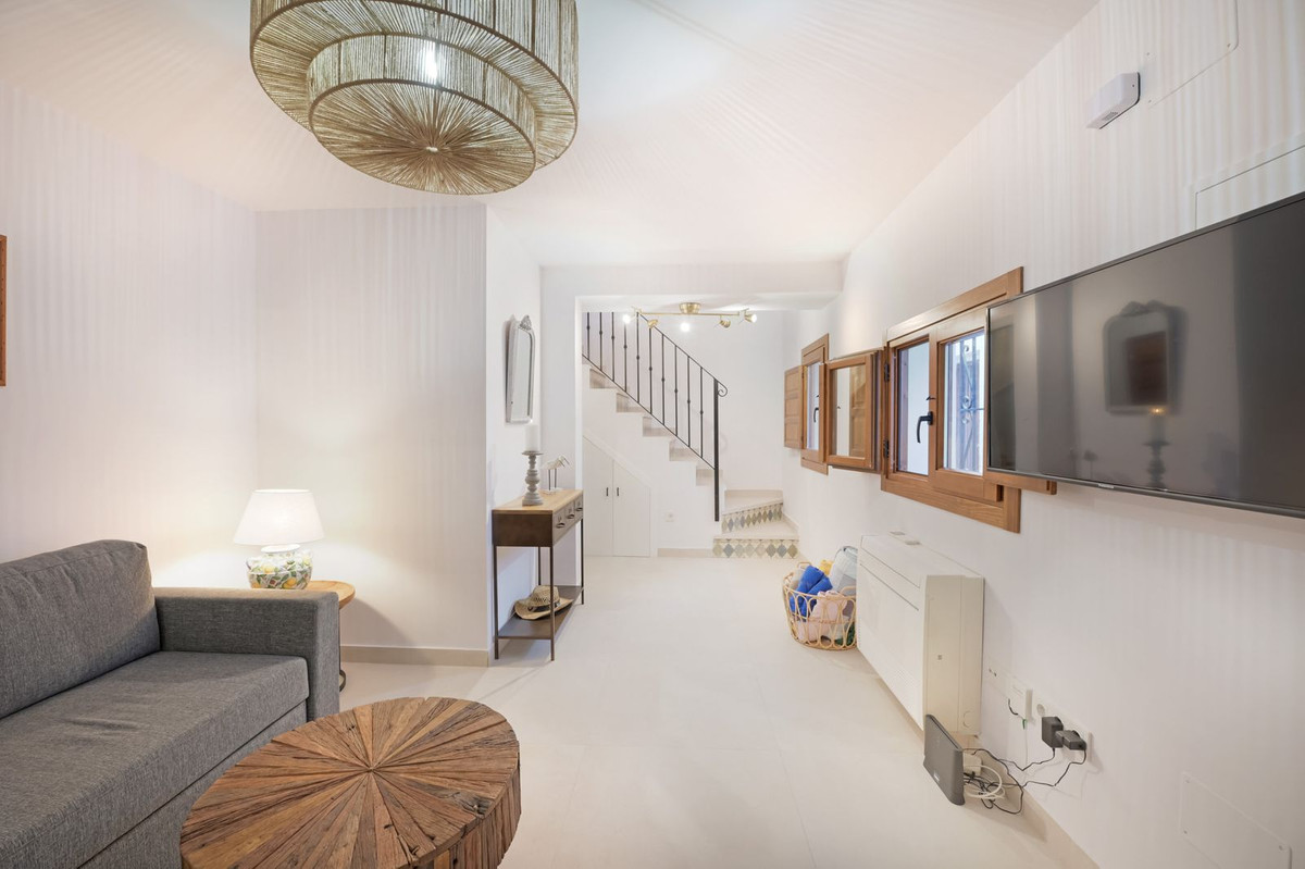 Te koop Half vrijstaand huis Costa Del Sol Caleta De Vélez € 350.000,-