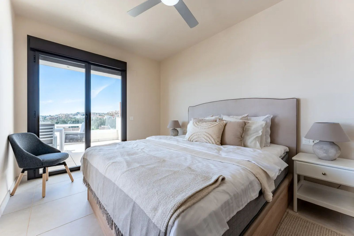 Te koop Middle Floor Apartment Costa Del Sol La Cala De Mijas € 725.000,-