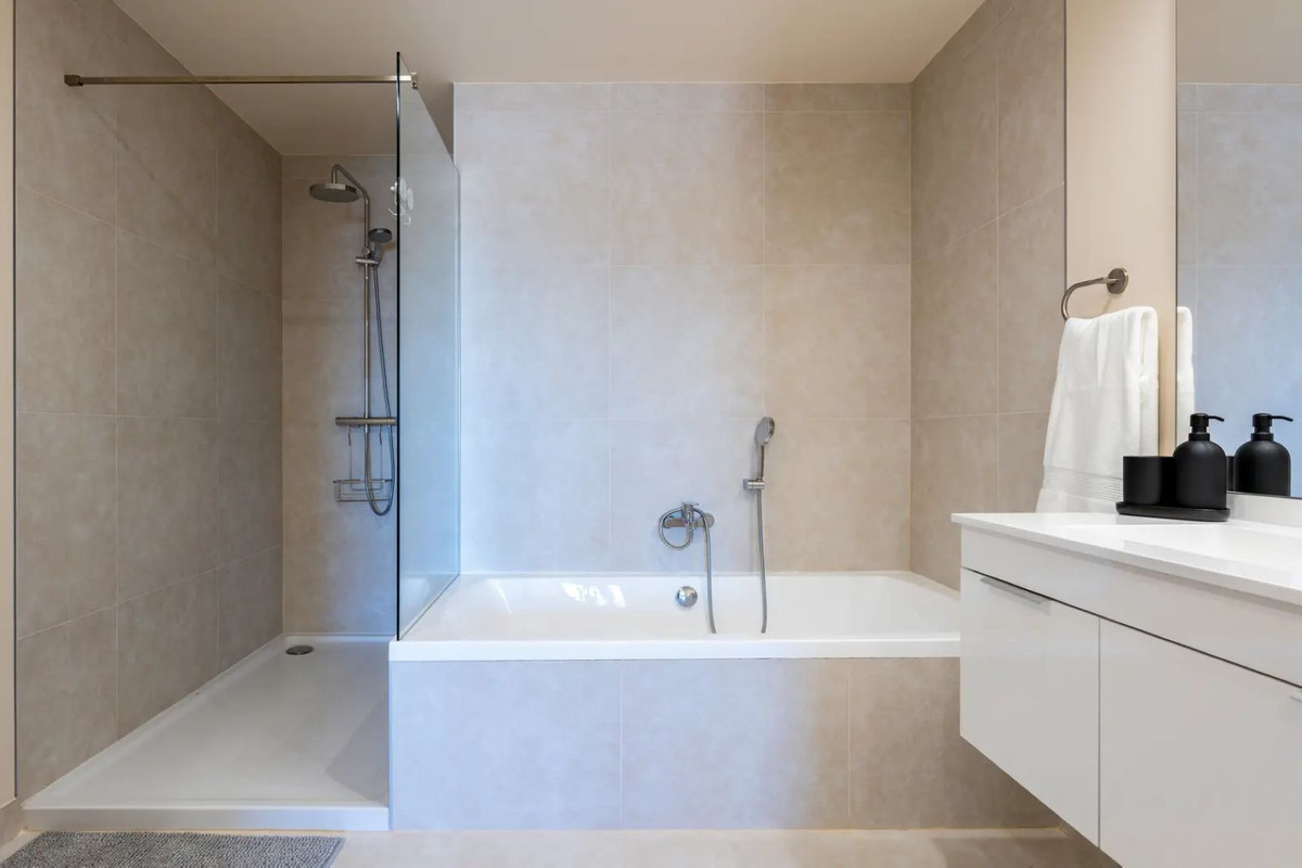 Te koop Middle Floor Apartment Costa Del Sol La Cala De Mijas € 725.000,-