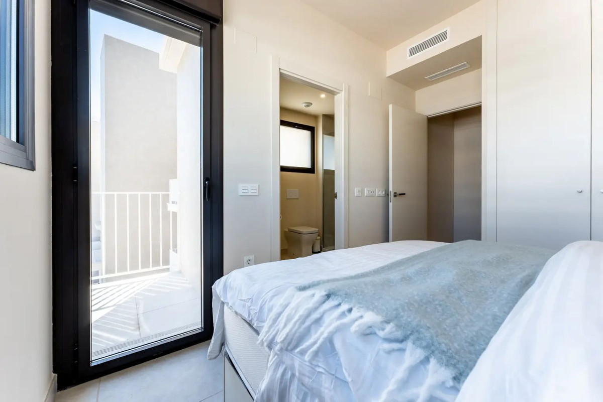 Te koop Middle Floor Apartment Costa Del Sol La Cala De Mijas € 725.000,-