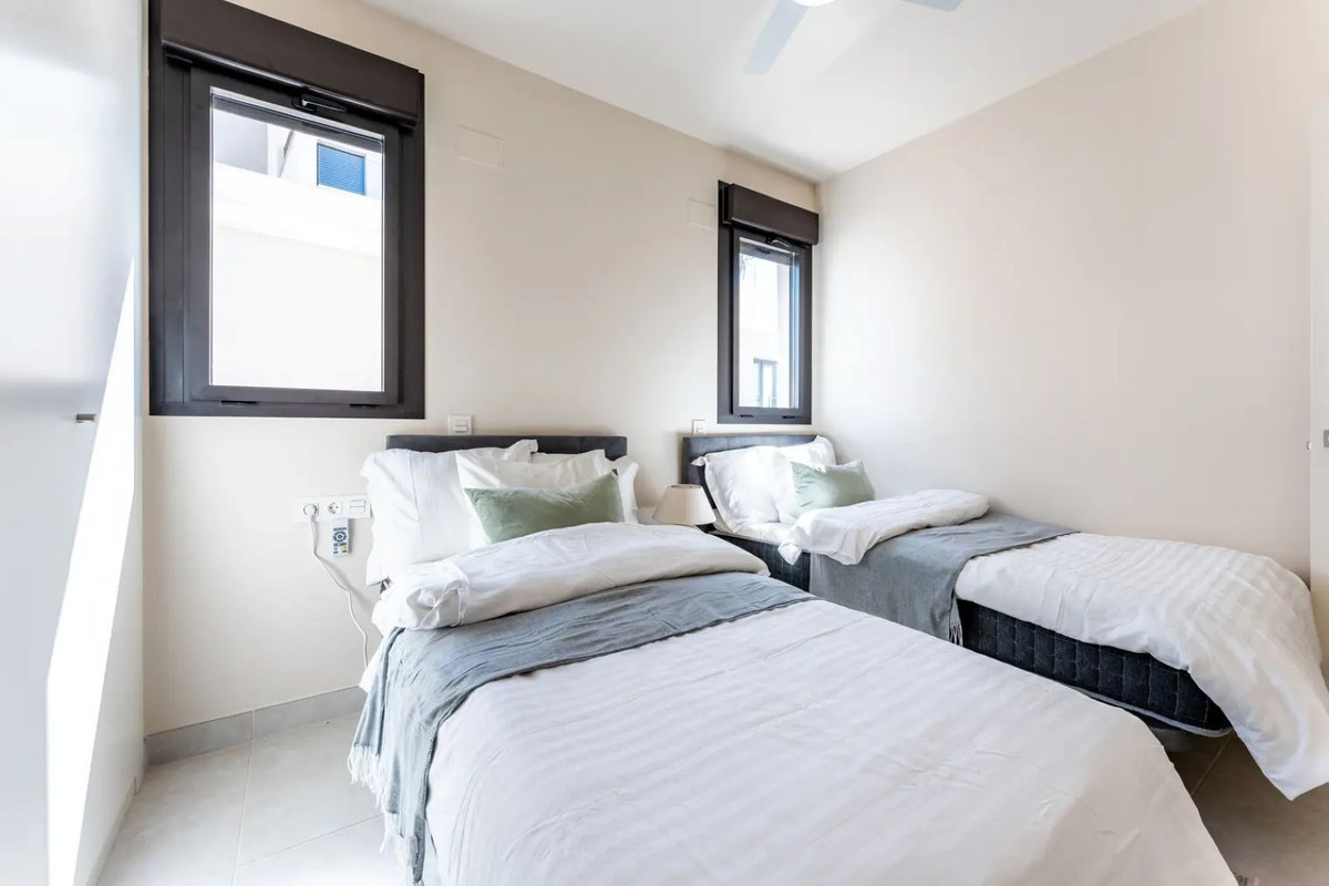 Te koop Middle Floor Apartment Costa Del Sol La Cala De Mijas € 725.000,-