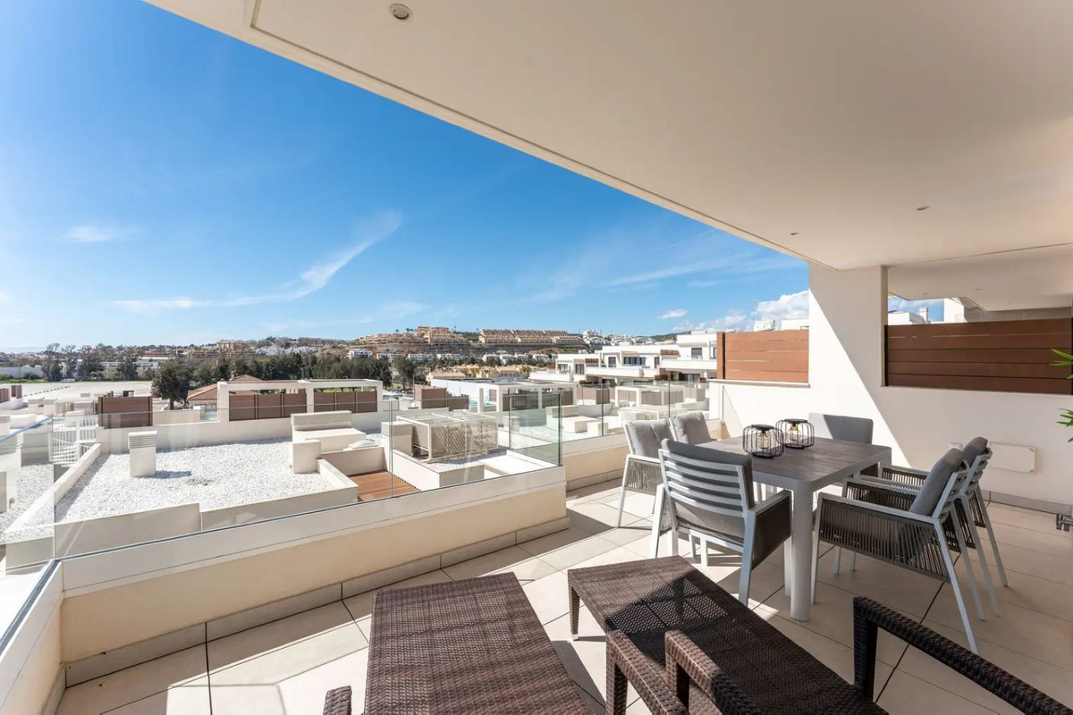 Te koop Middle Floor Apartment Costa Del Sol La Cala De Mijas € 725.000,-