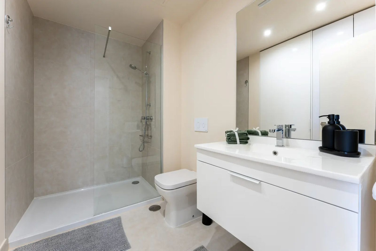 Te koop Middle Floor Apartment Costa Del Sol La Cala De Mijas € 725.000,-