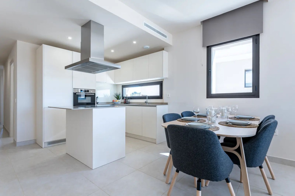 Te koop Middle Floor Apartment Costa Del Sol La Cala De Mijas € 725.000,-