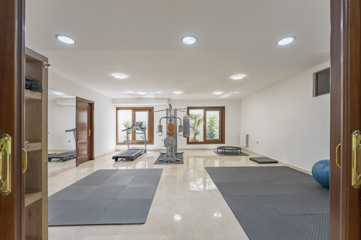 Te koop Vrijstaande Villa Costa Del Sol Nueva Andalucía € 4.500.000,-