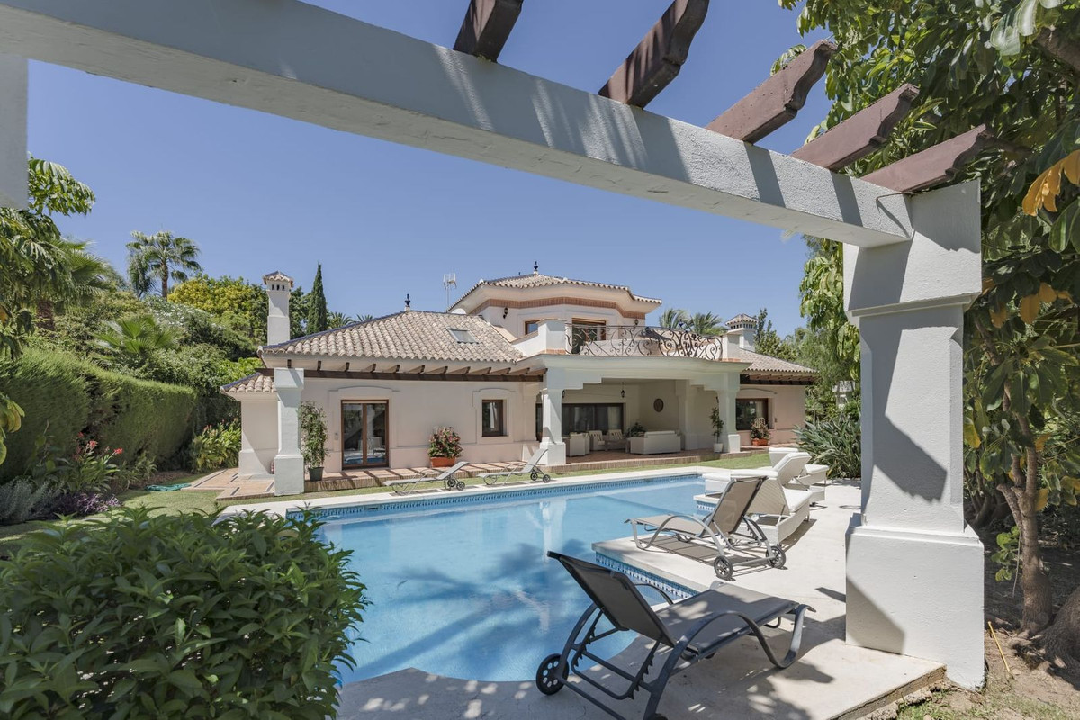 Te koop Vrijstaande Villa Costa Del Sol Nueva Andalucía € 4.500.000,-