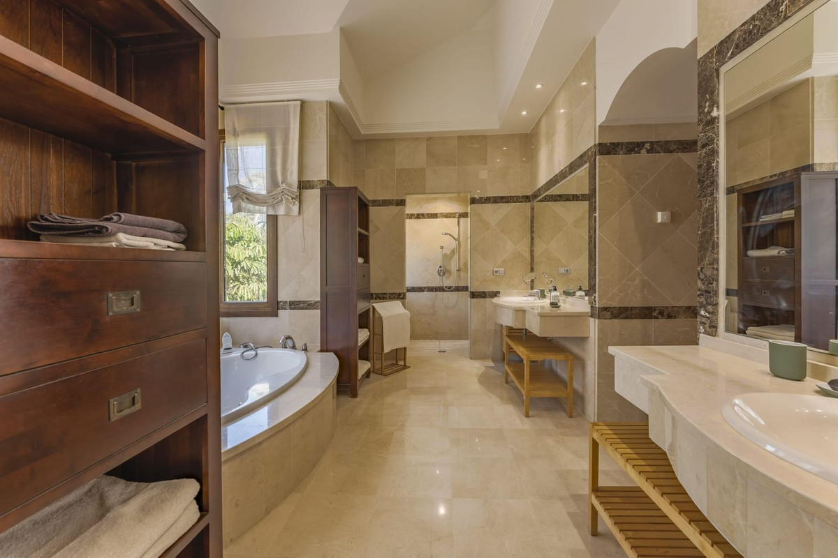 Te koop Vrijstaande Villa Costa Del Sol Nueva Andalucía € 4.500.000,-