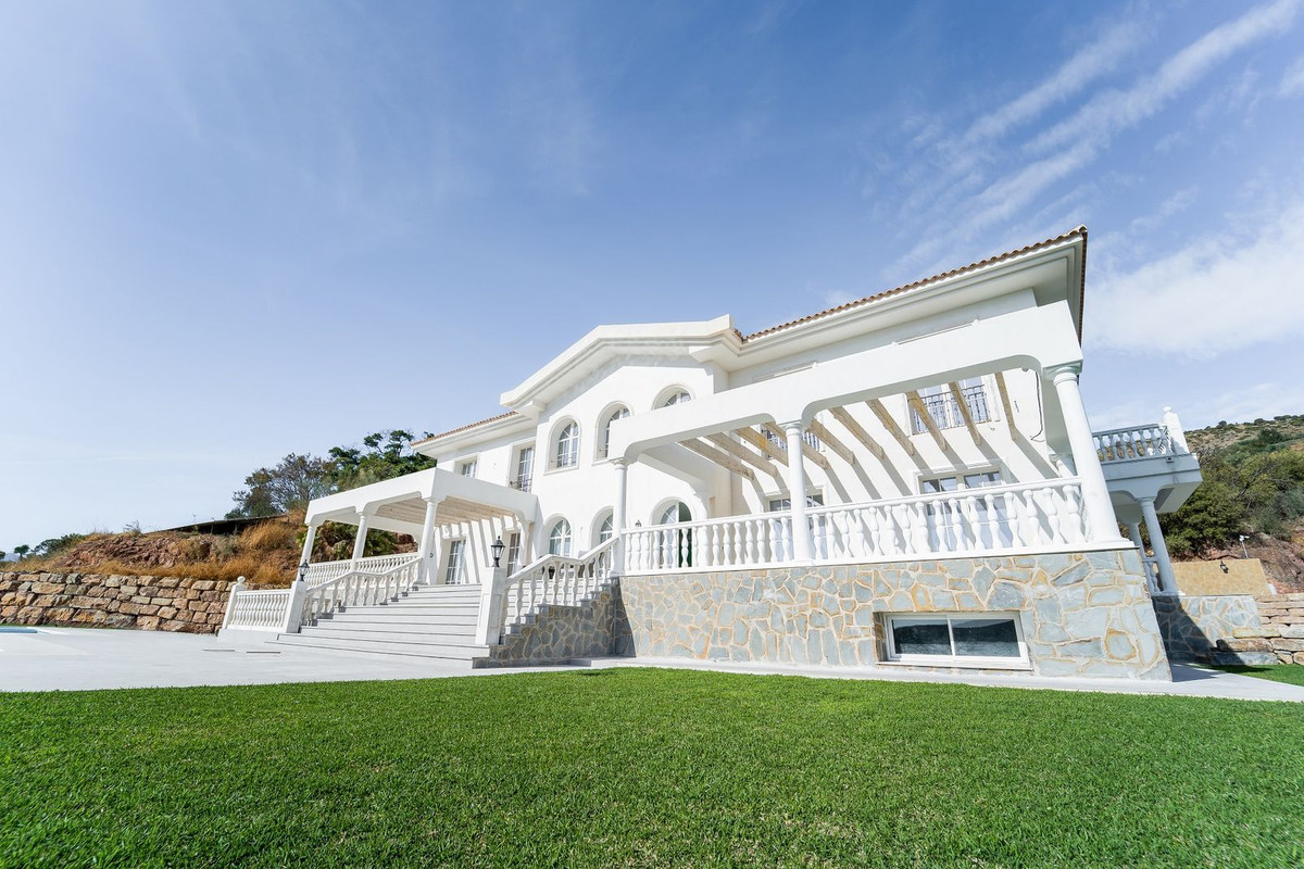 Te koop Vrijstaande Villa Costa Del Sol Benahavís € 3.700.000,-