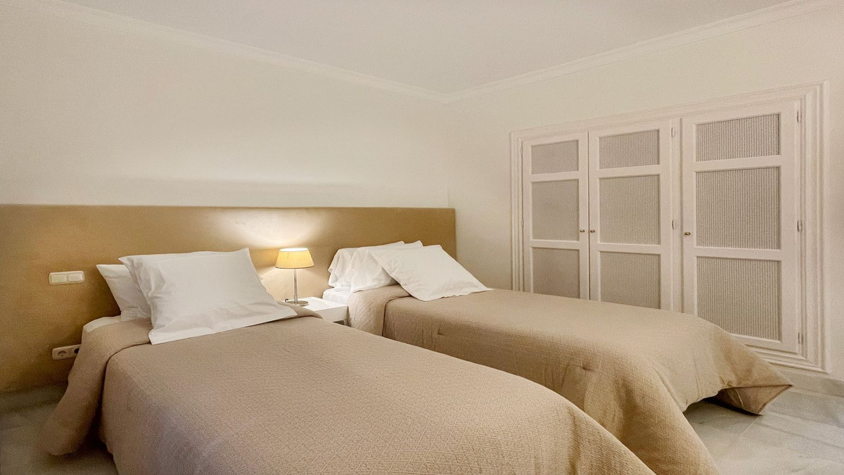 Te koop Middle Floor Apartment Costa Del Sol Monte Halcones € 930.000,-