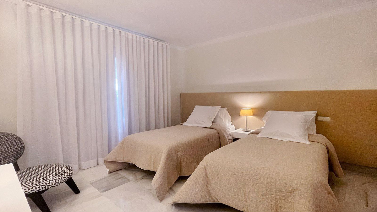 Te koop Middle Floor Apartment Costa Del Sol Monte Halcones € 930.000,-