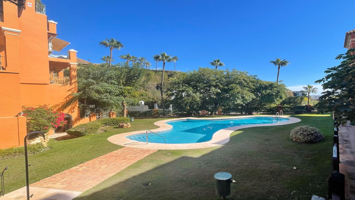 Te koop Middle Floor Apartment Costa Del Sol Monte Halcones € 930.000,-