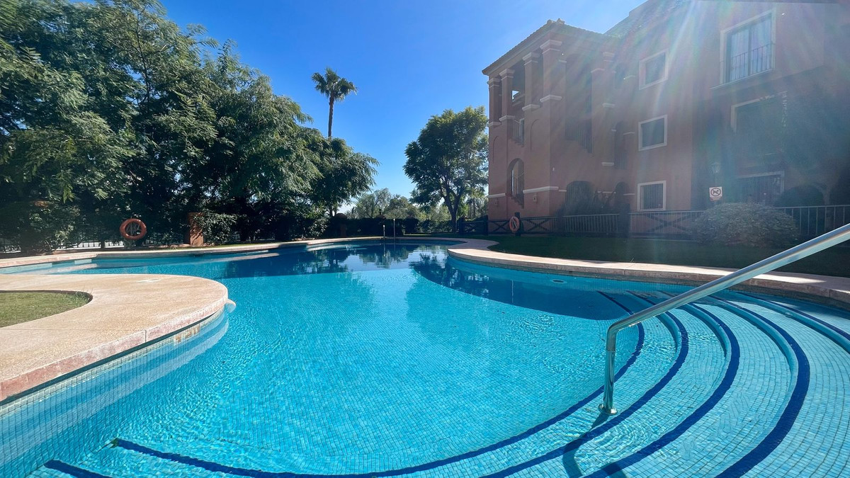 Te koop Middle Floor Apartment Costa Del Sol Monte Halcones € 930.000,-