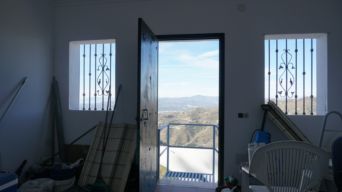 Te koop Finca - Cortijo Costa Del Sol Sayalonga € 499.000,-