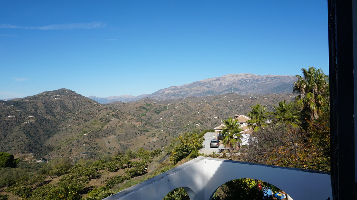 Te koop Finca - Cortijo Costa Del Sol Sayalonga € 499.000,-