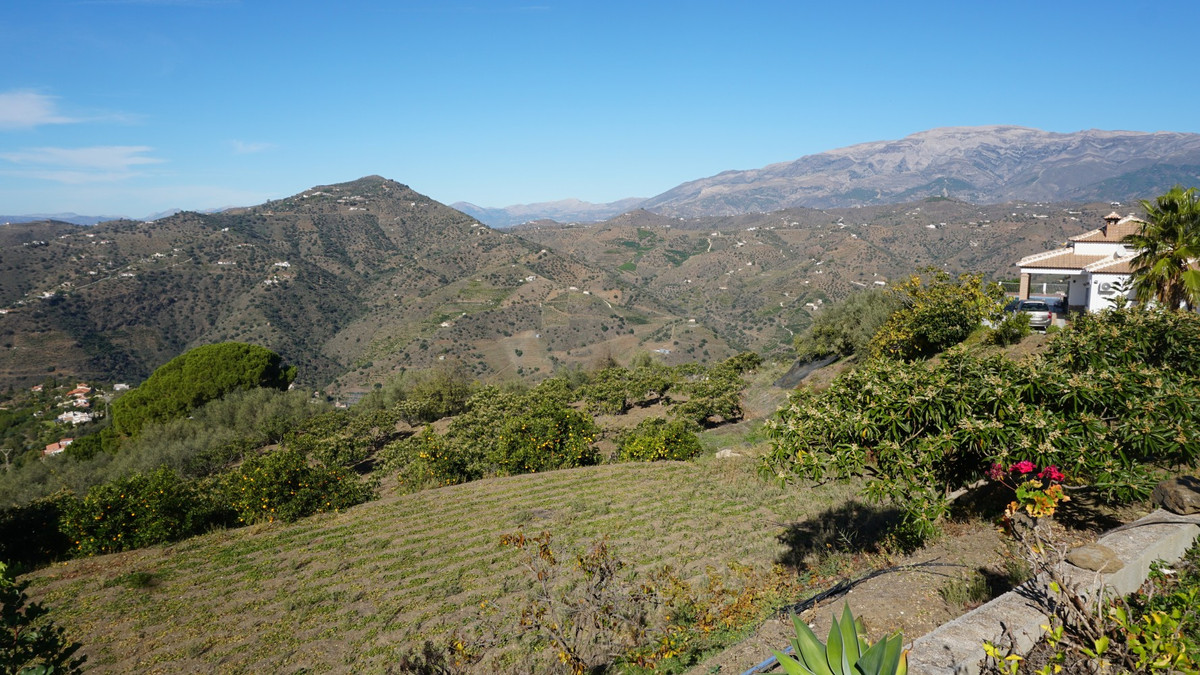 Te koop Finca - Cortijo Costa Del Sol Sayalonga € 499.000,-