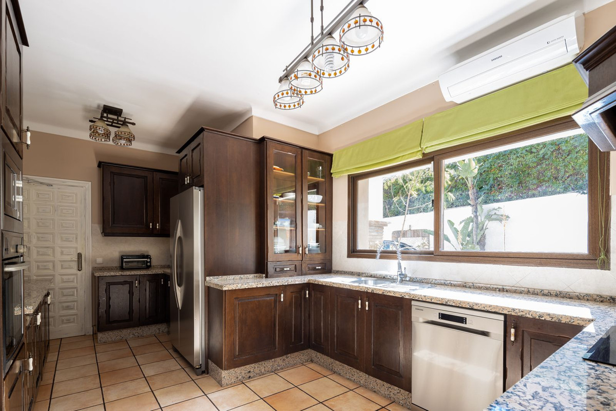 Te koop Vrijstaande Villa Costa Del Sol El Paraiso € 1.950.000,-