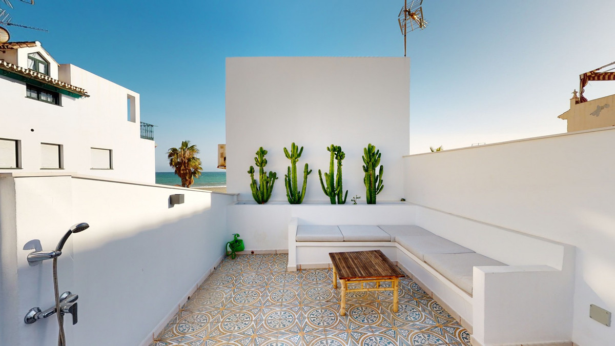 Te koop Half vrijstaand huis Costa Del Sol Caleta De Vélez € 349.999,-