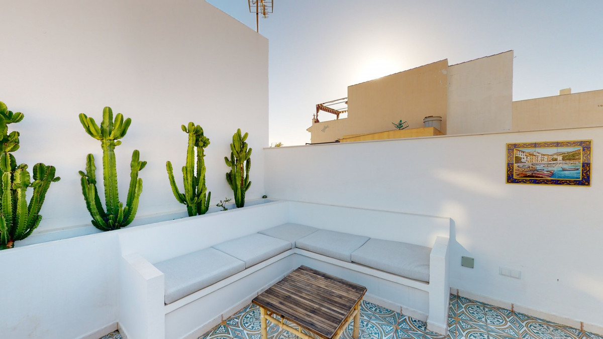 Te koop Half vrijstaand huis Costa Del Sol Caleta De Vélez € 349.999,-