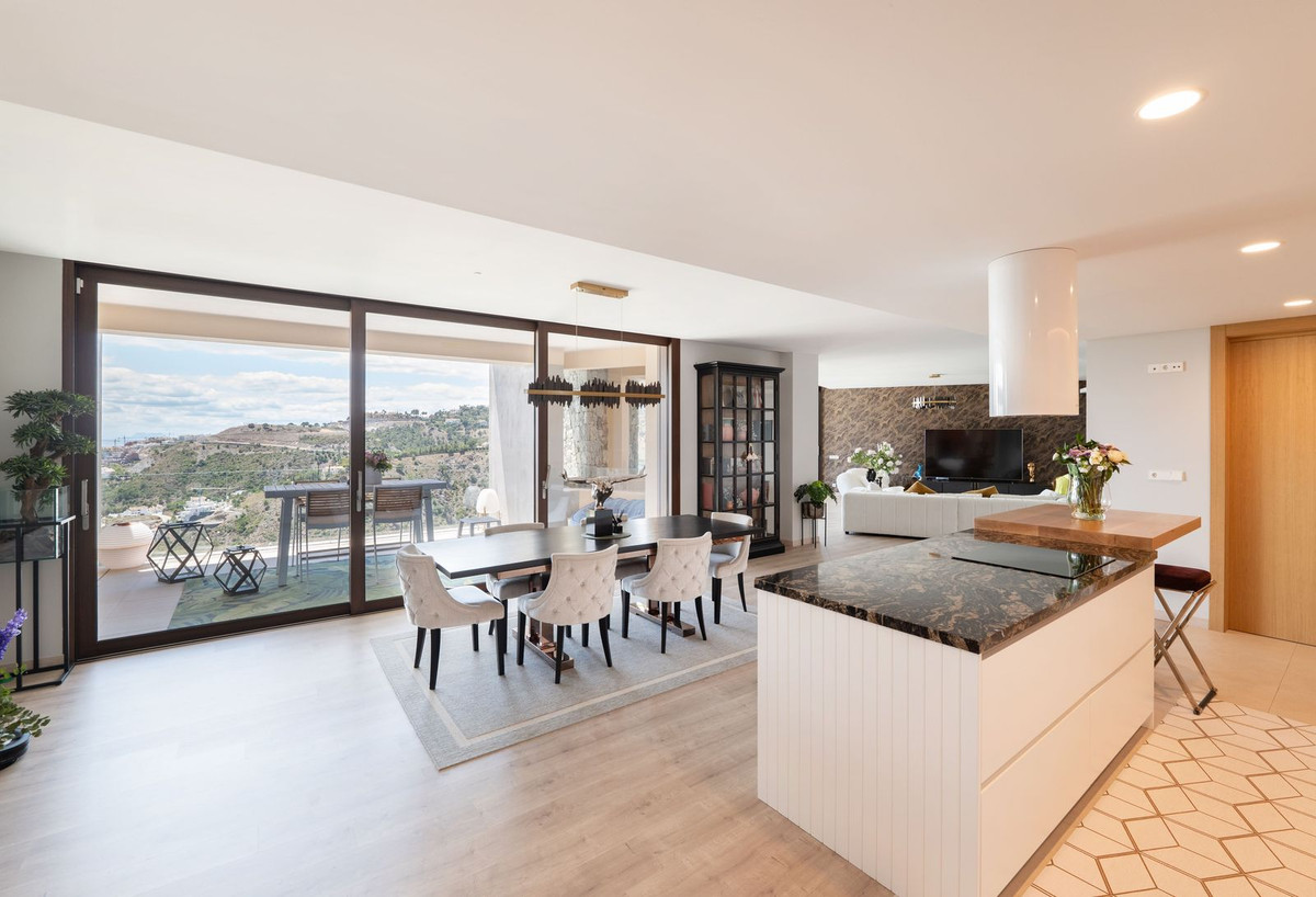 Te koop Bovenwoning Costa Del Sol Benahavís € 1.700.000,-