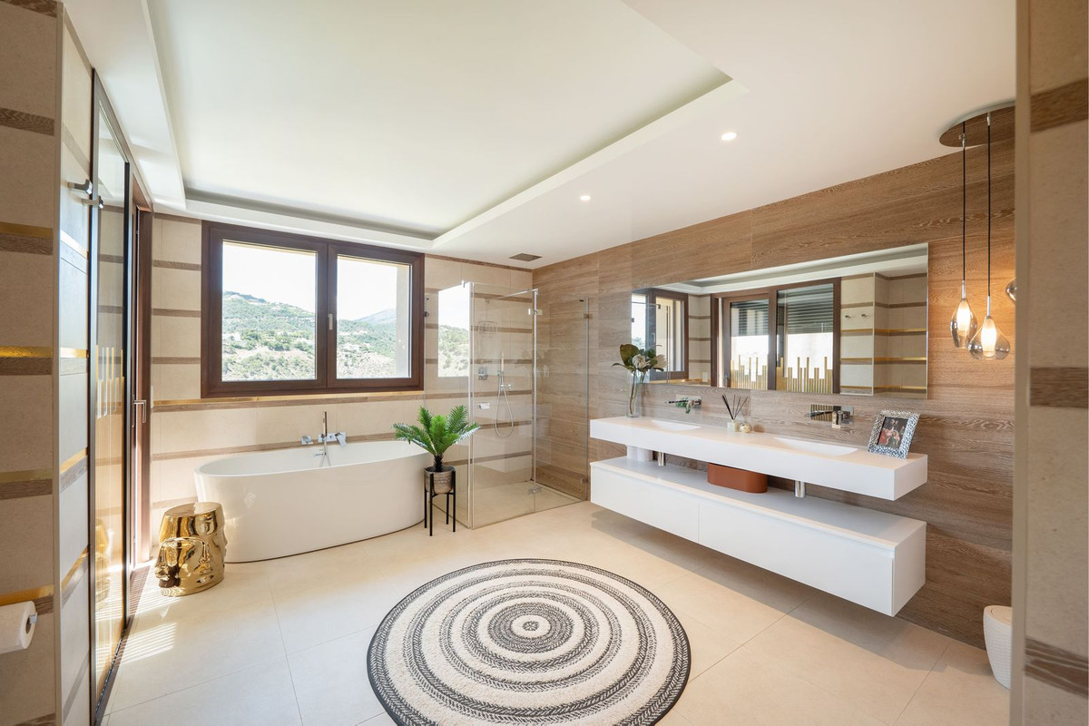 Te koop Bovenwoning Costa Del Sol Benahavís € 1.700.000,-