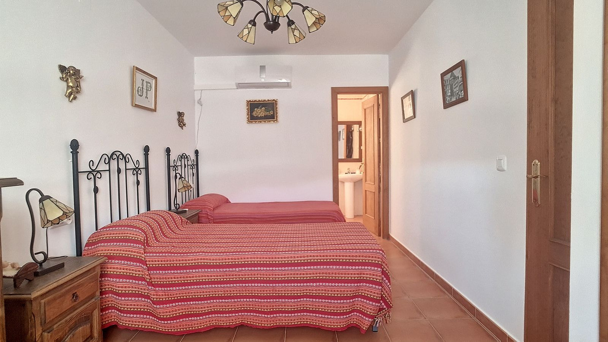 Te koop Vrijstaande Villa Costa Del Sol Corumbela € 375.000,-