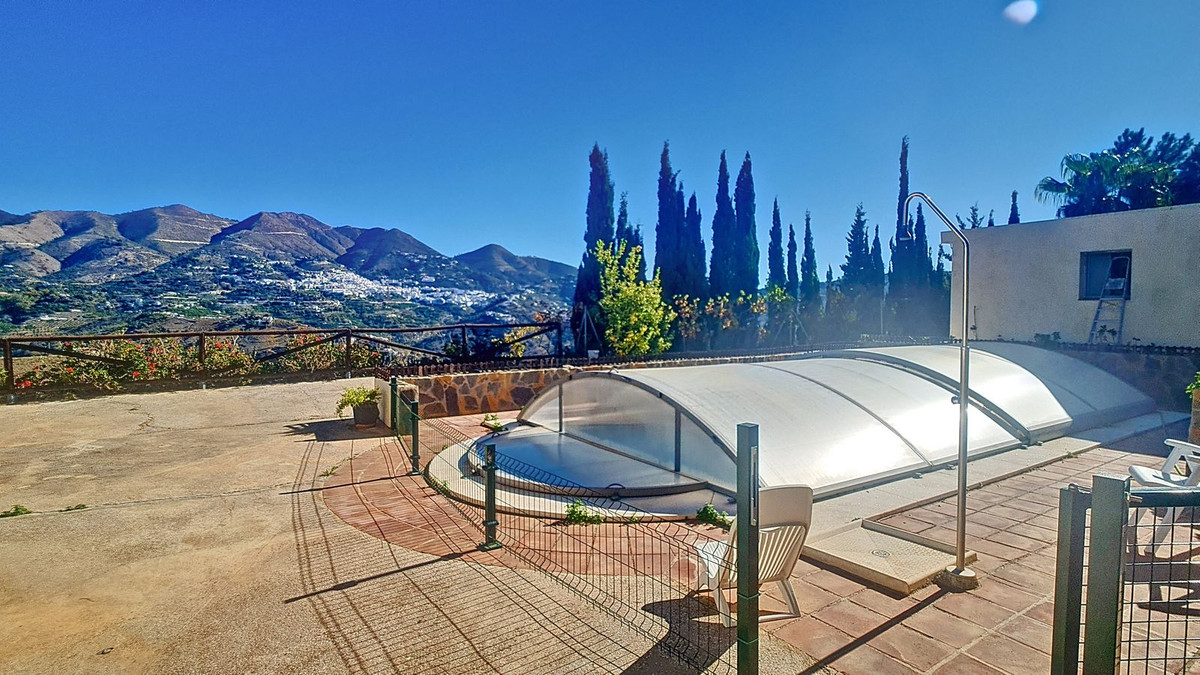 Te koop Vrijstaande Villa Costa Del Sol Corumbela € 375.000,-