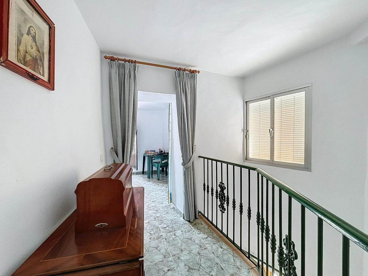 Te koop Half vrijstaand huis Costa Del Sol Árchez € 239.000,-