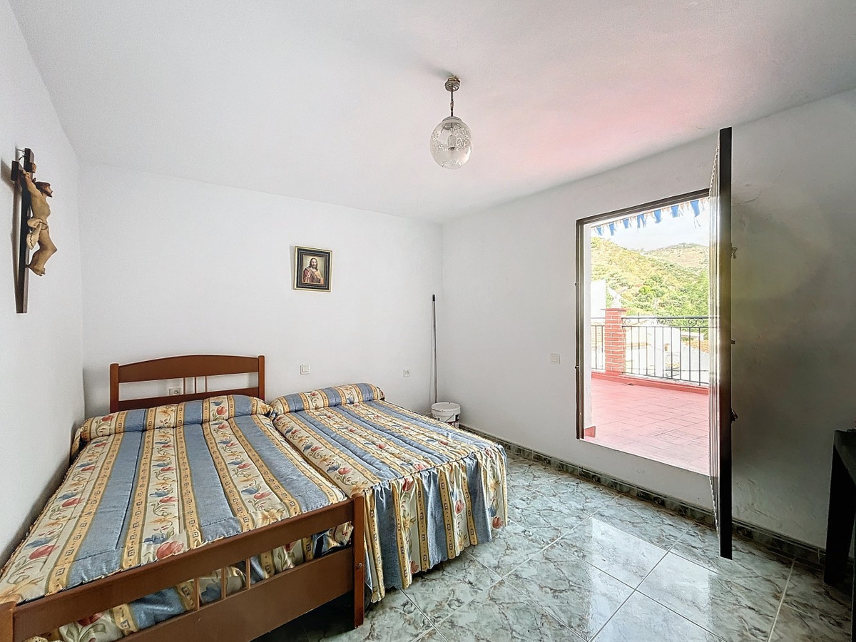 Te koop Half vrijstaand huis Costa Del Sol Árchez € 239.000,-