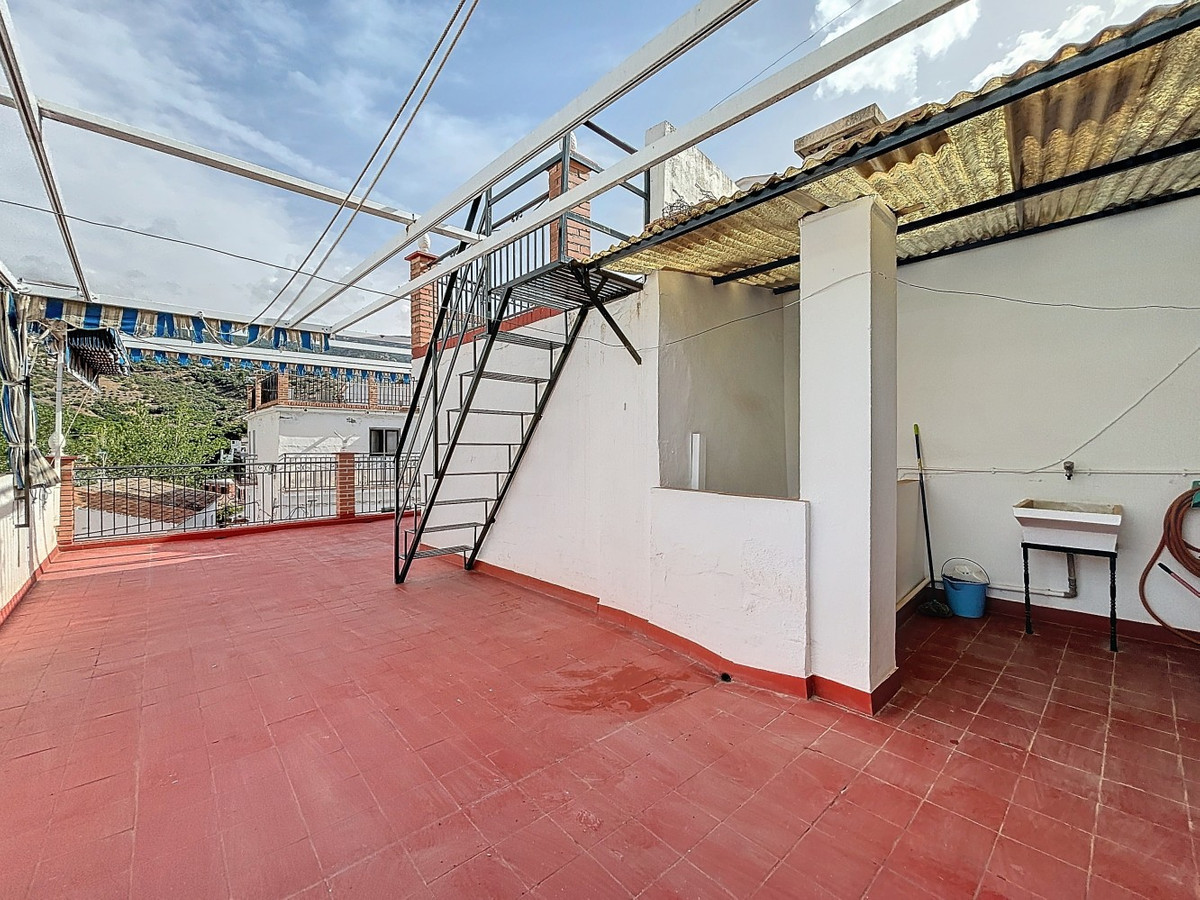 Te koop Half vrijstaand huis Costa Del Sol Árchez € 239.000,-