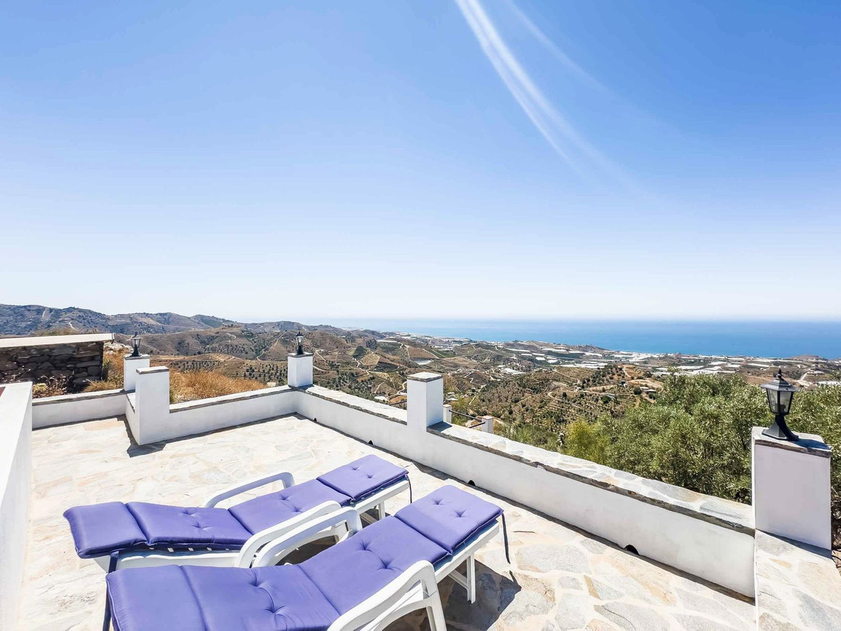 Te koop Finca - Cortijo Costa Del Sol Sayalonga € 365.000,-