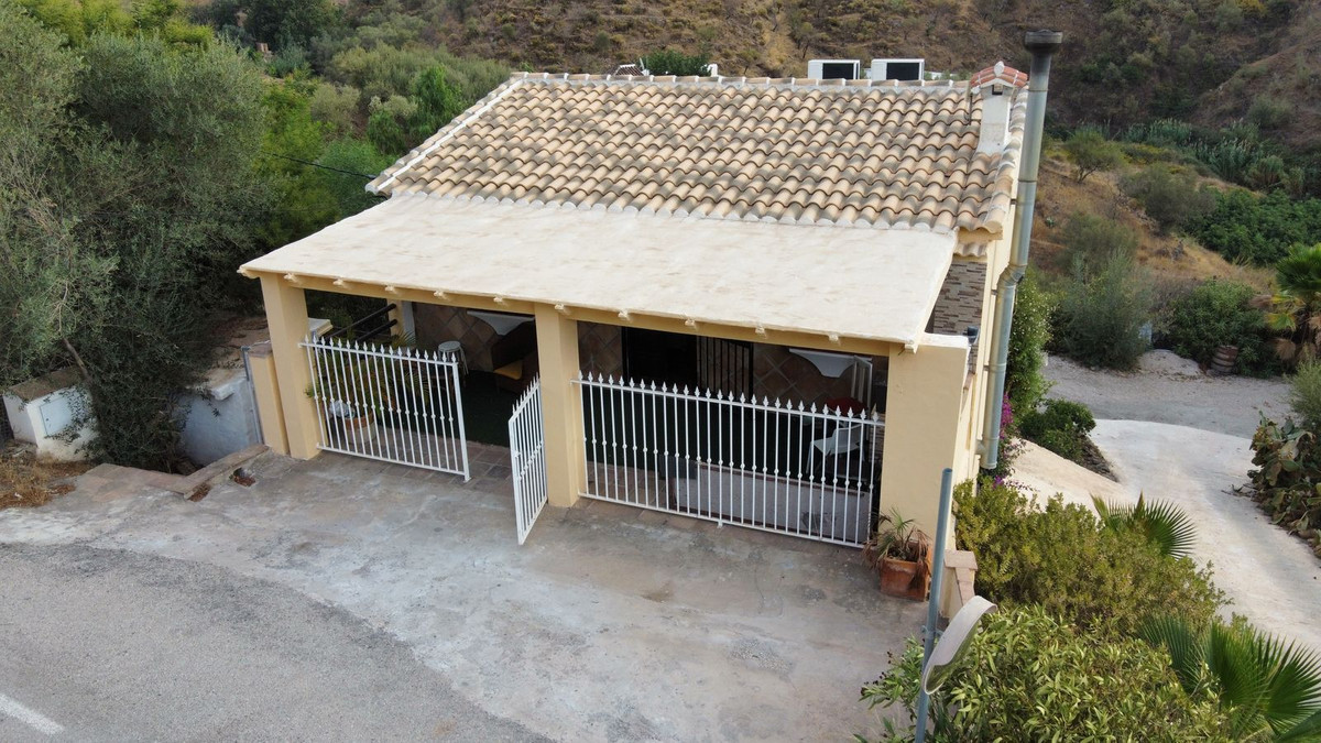 Te koop Vrijstaande Villa Costa Del Sol Arenas € 230.000,-