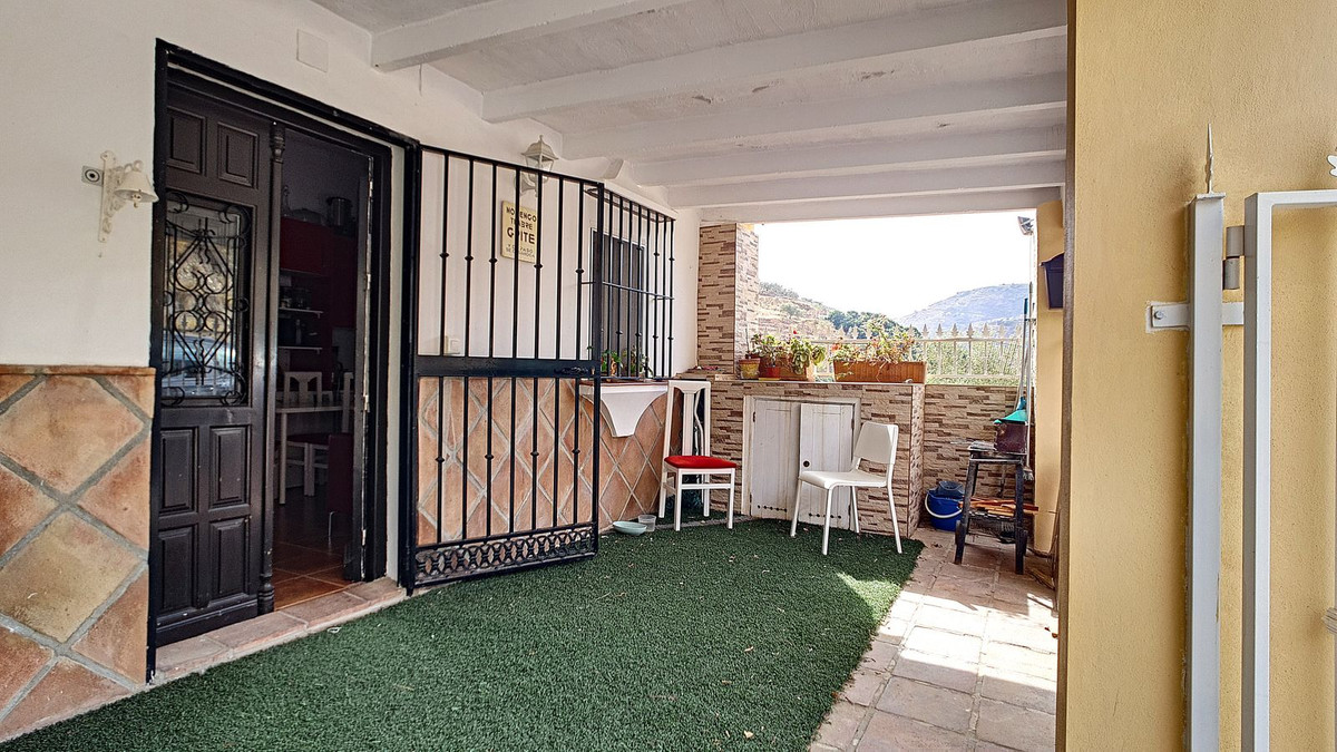 Te koop Vrijstaande Villa Costa Del Sol Arenas € 230.000,-