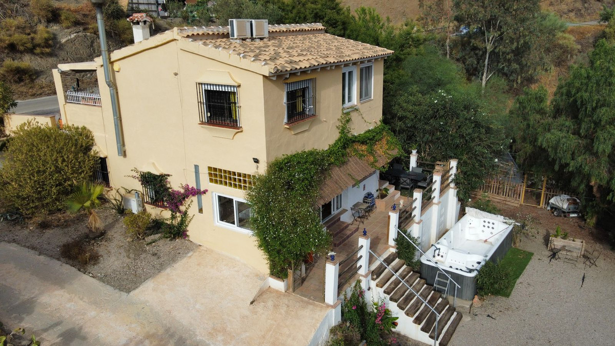 Te koop Vrijstaande Villa Costa Del Sol Arenas € 230.000,-
