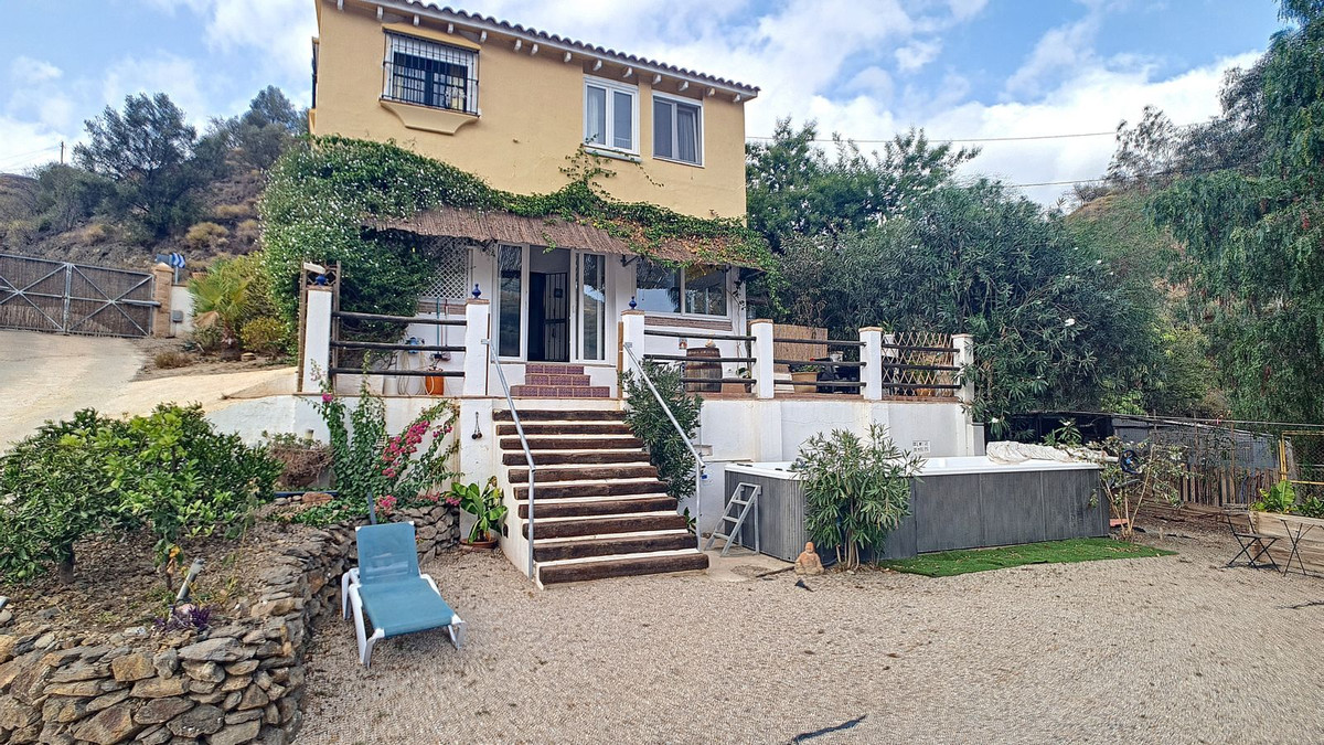 Te koop Vrijstaande Villa Costa Del Sol Arenas € 230.000,-