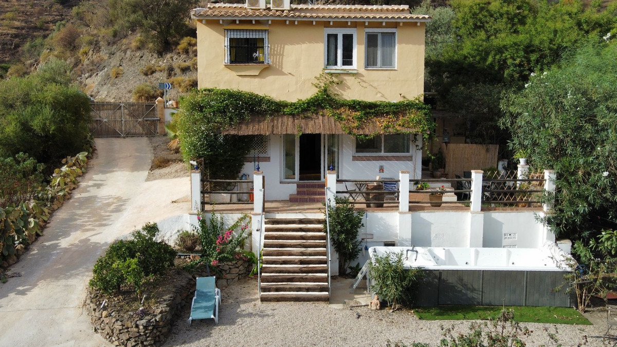 Te koop Vrijstaande Villa Costa Del Sol Arenas € 230.000,-