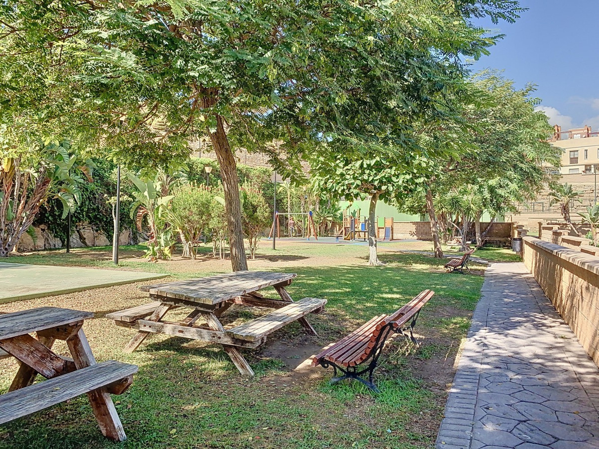 Te koop Half vrijstaand huis Costa Del Sol Valle-niza € 340.000,-