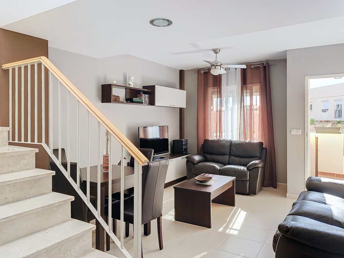 Te koop Half vrijstaand huis Costa Del Sol Valle-niza € 340.000,-