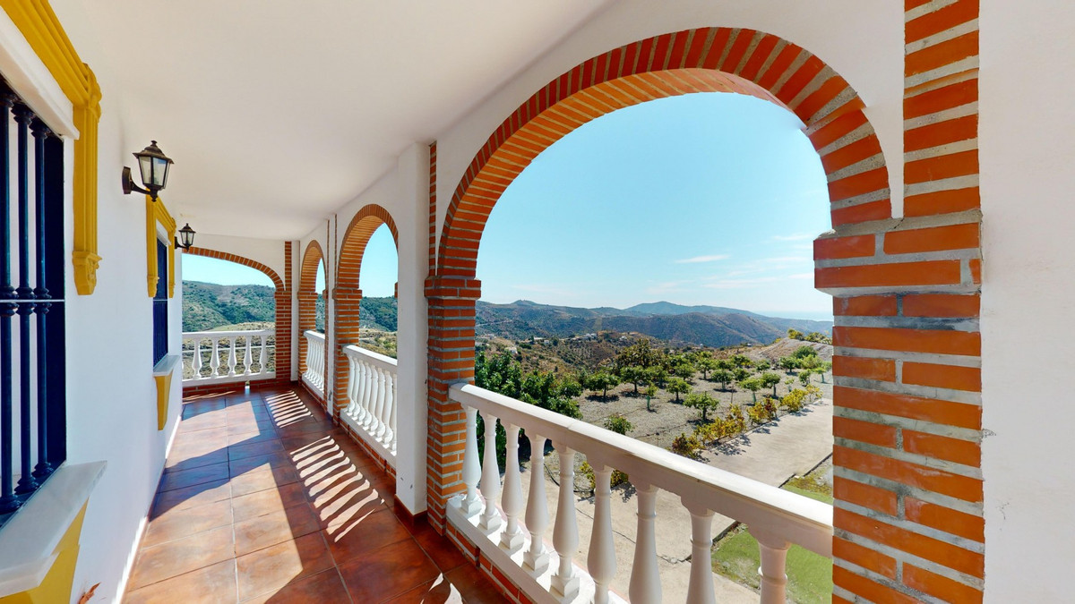 Te koop Vrijstaande Villa Costa Del Sol Sedella € 425.000,-