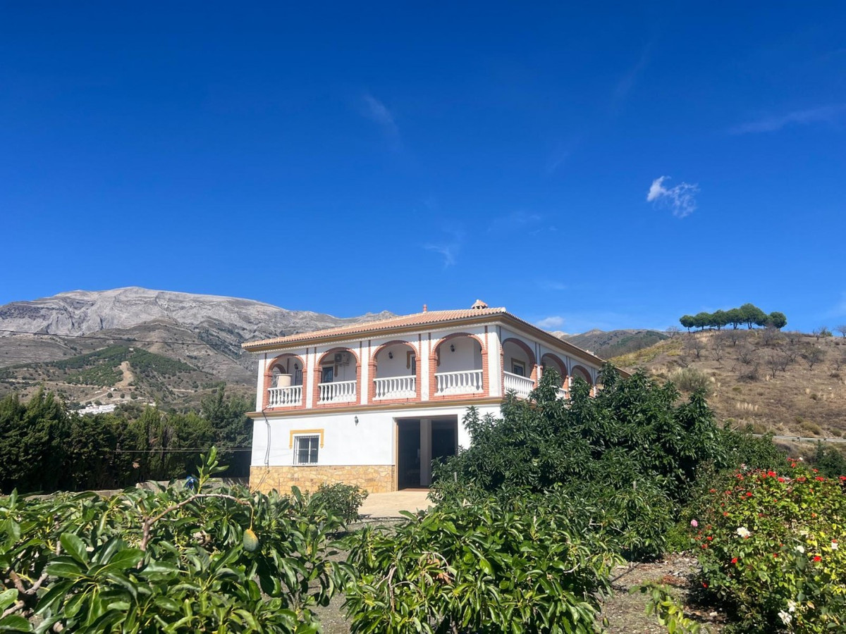 Te koop Vrijstaande Villa Costa Del Sol Sedella € 425.000,-