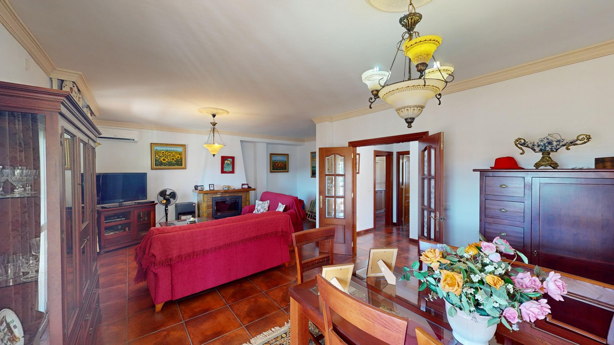 Te koop Vrijstaande Villa Costa Del Sol Sedella € 425.000,-