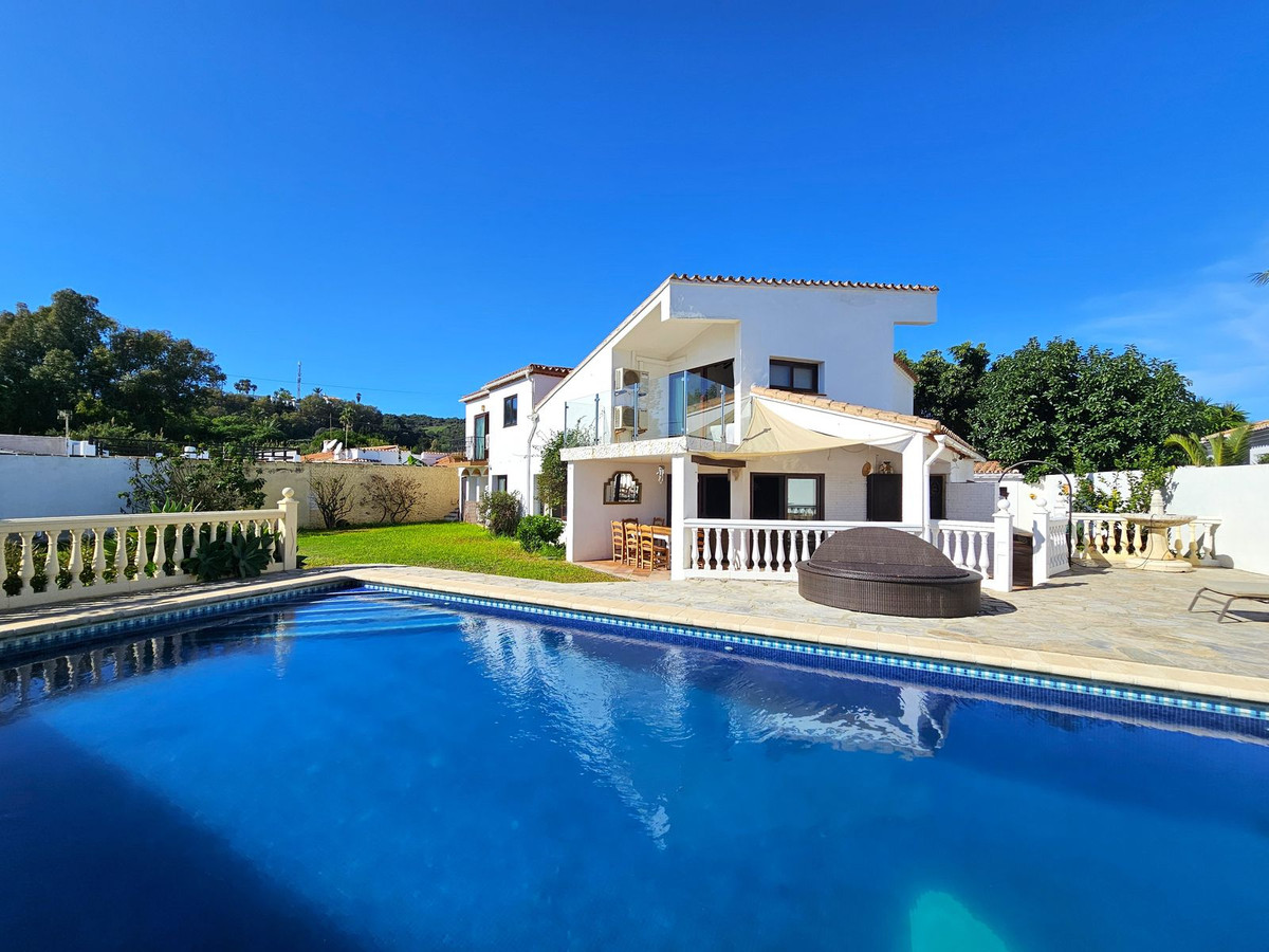 Te koop Vrijstaande Villa Costa Del Sol Estepona € 1.575.000,-