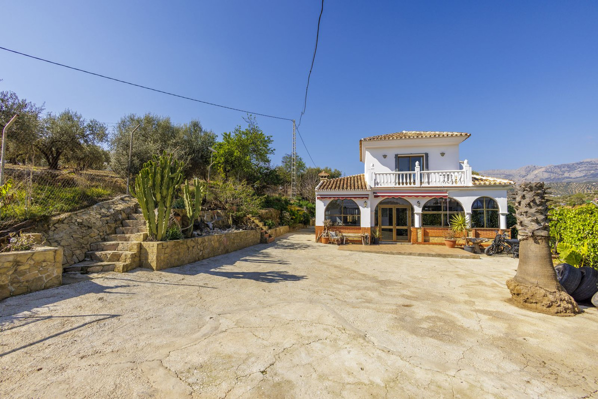 Te koop Vrijstaande Villa Costa Del Sol Riogordo € 360.000,-