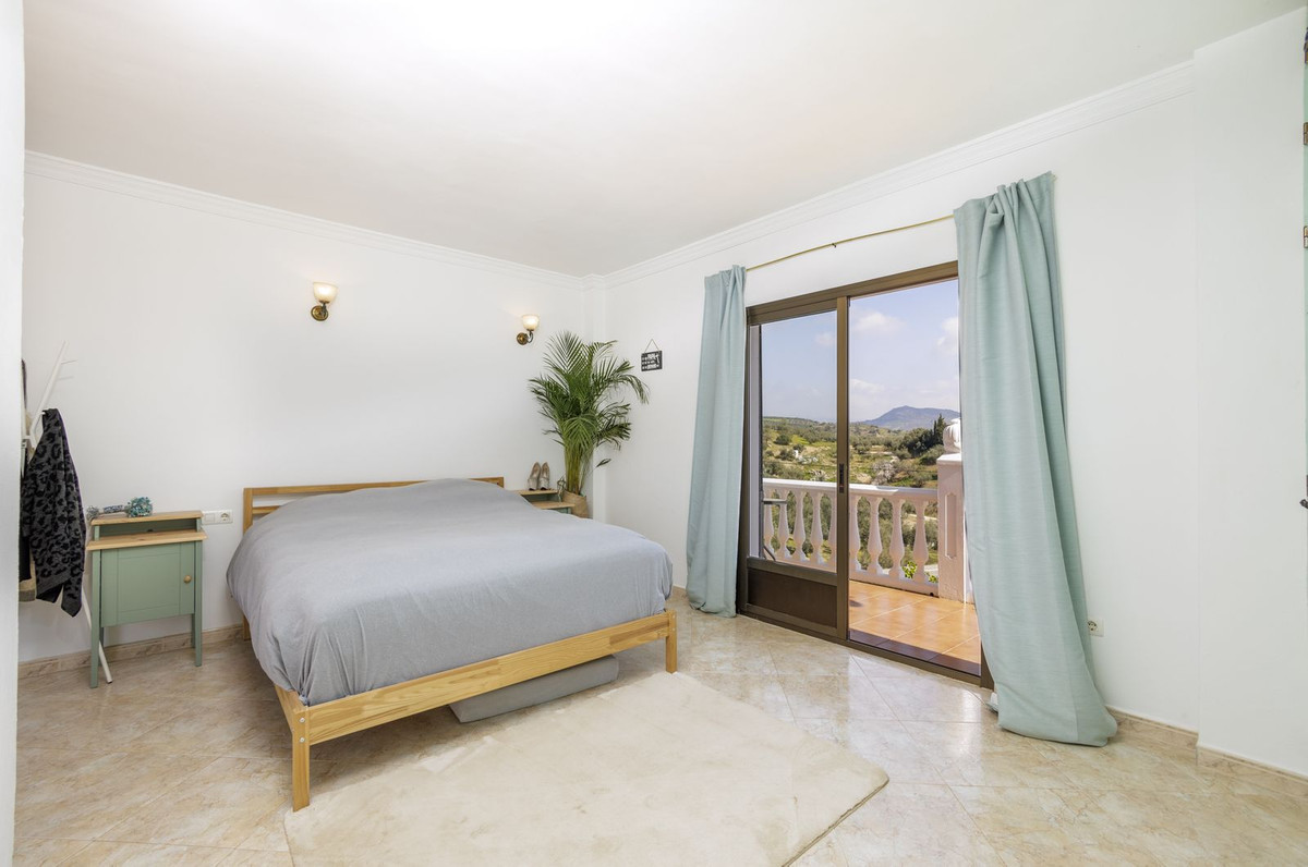 Te koop Vrijstaande Villa Costa Del Sol Riogordo € 360.000,-