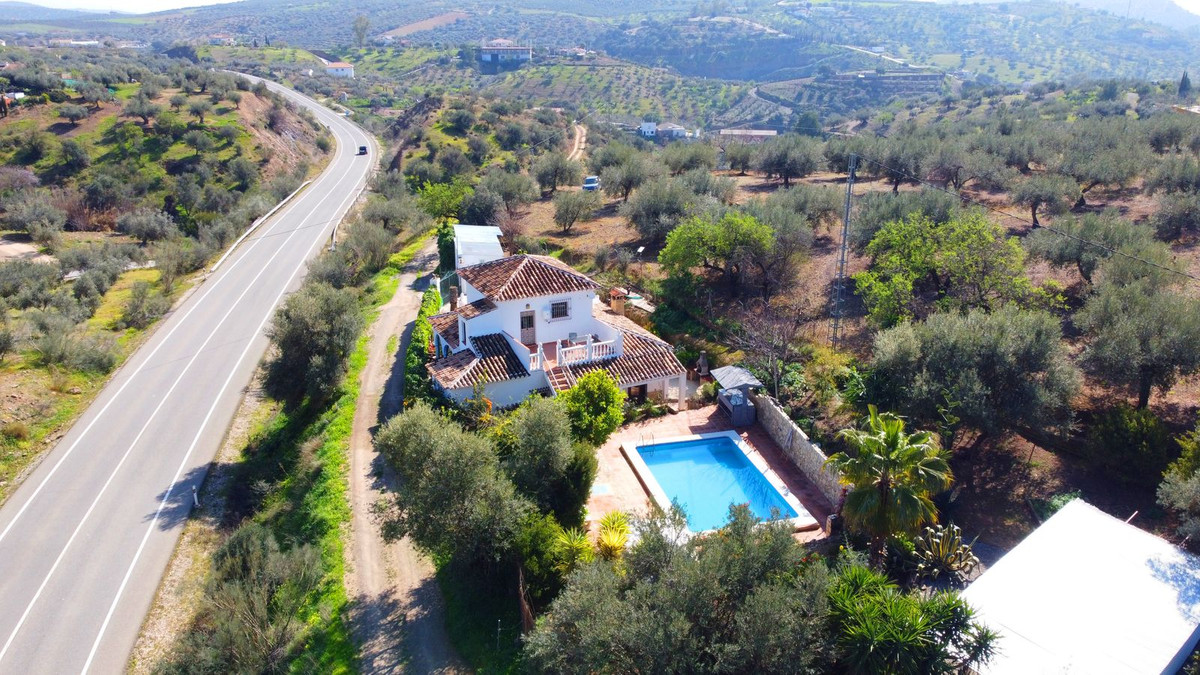 Te koop Vrijstaande Villa Costa Del Sol Riogordo € 360.000,-