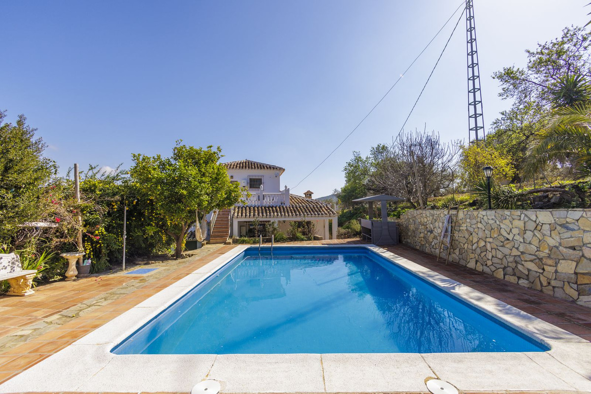 Te koop Vrijstaande Villa Costa Del Sol Riogordo € 360.000,-