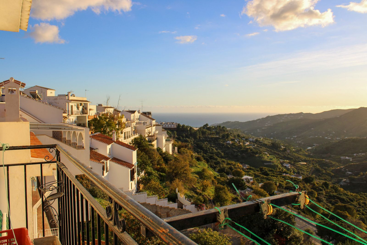 Te koop Bovenwoning Costa Del Sol Frigiliana € 319.900,-
