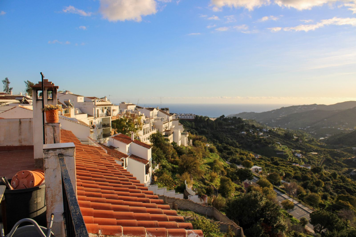Te koop Bovenwoning Costa Del Sol Frigiliana € 319.900,-